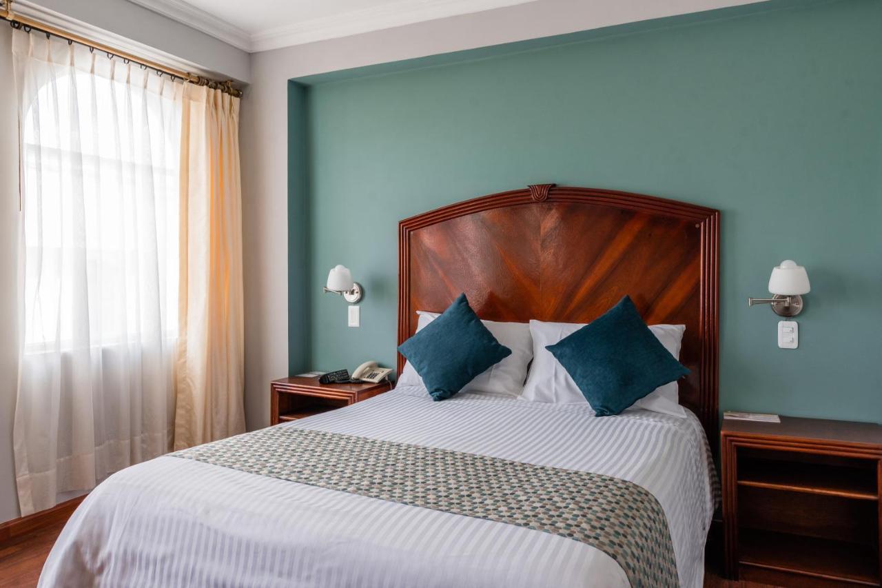 Hotel Libertador โลจา ภายนอก รูปภาพ