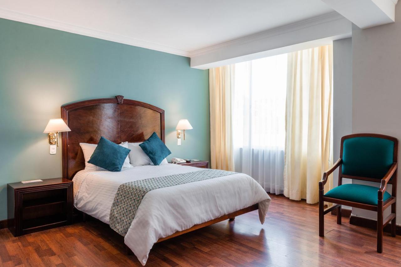 Hotel Libertador โลจา ภายนอก รูปภาพ
