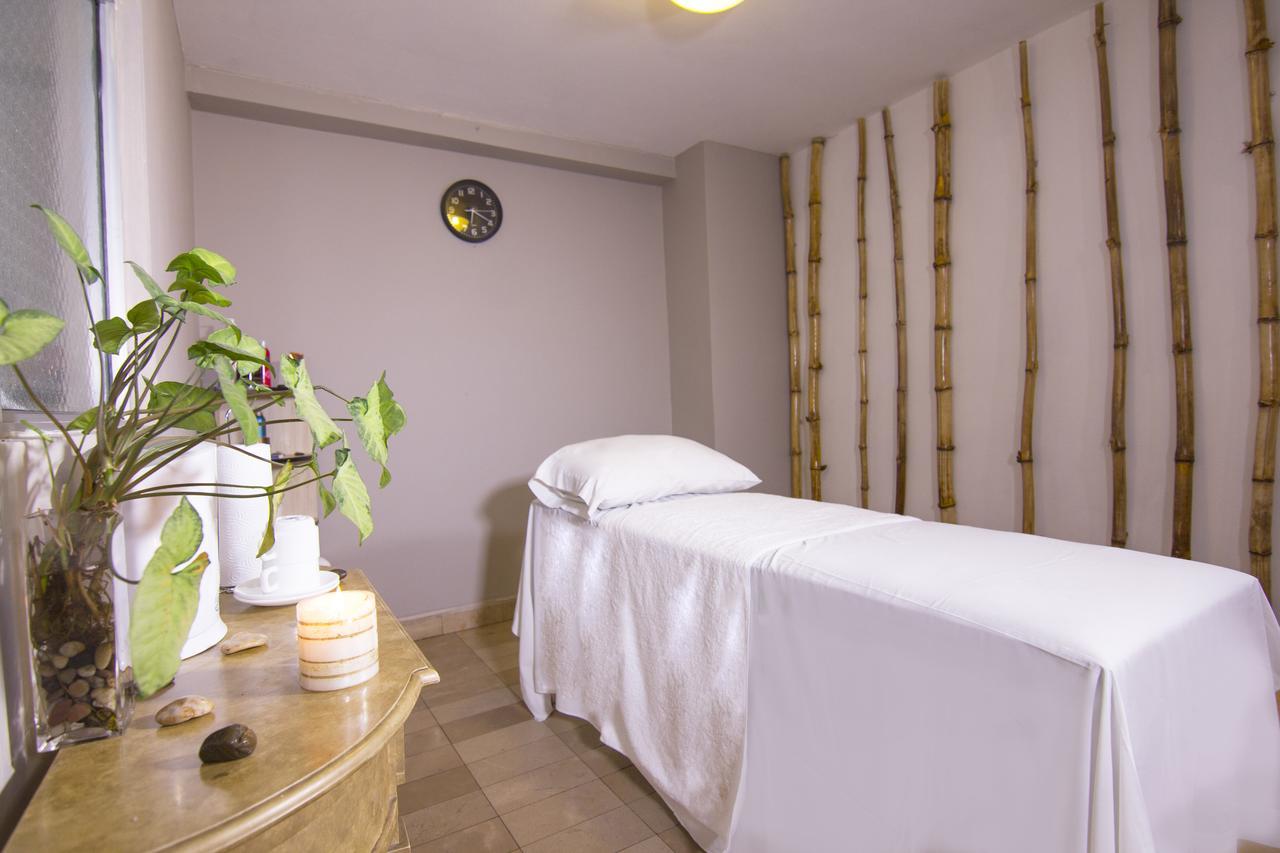 Hotel Libertador โลจา ภายนอก รูปภาพ