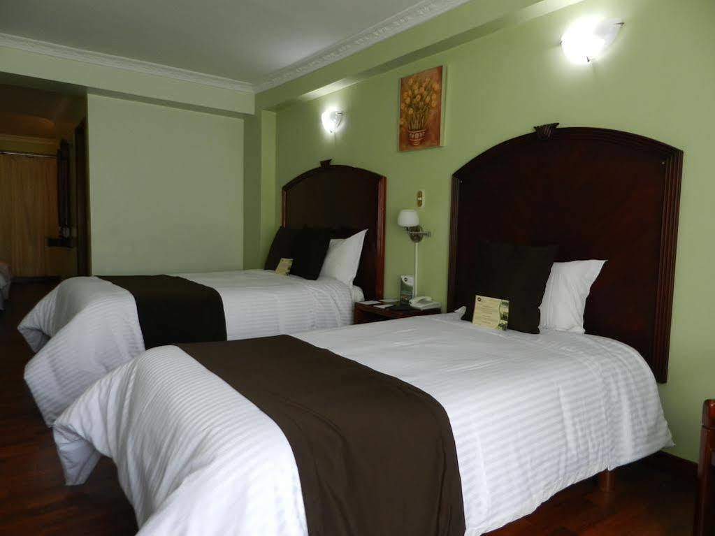 Hotel Libertador โลจา ภายนอก รูปภาพ