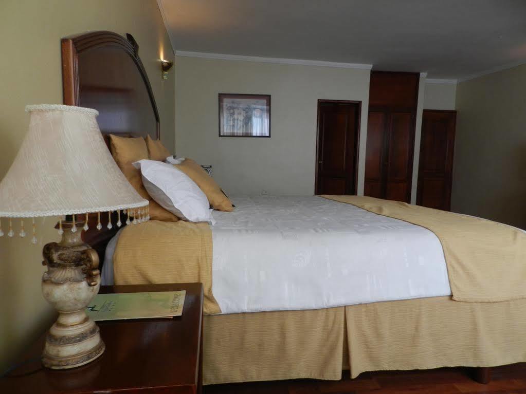 Hotel Libertador โลจา ภายนอก รูปภาพ