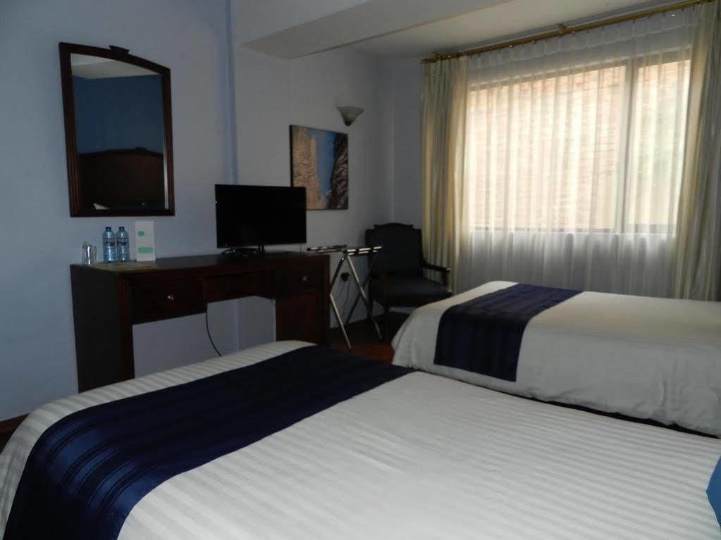Hotel Libertador โลจา ภายนอก รูปภาพ