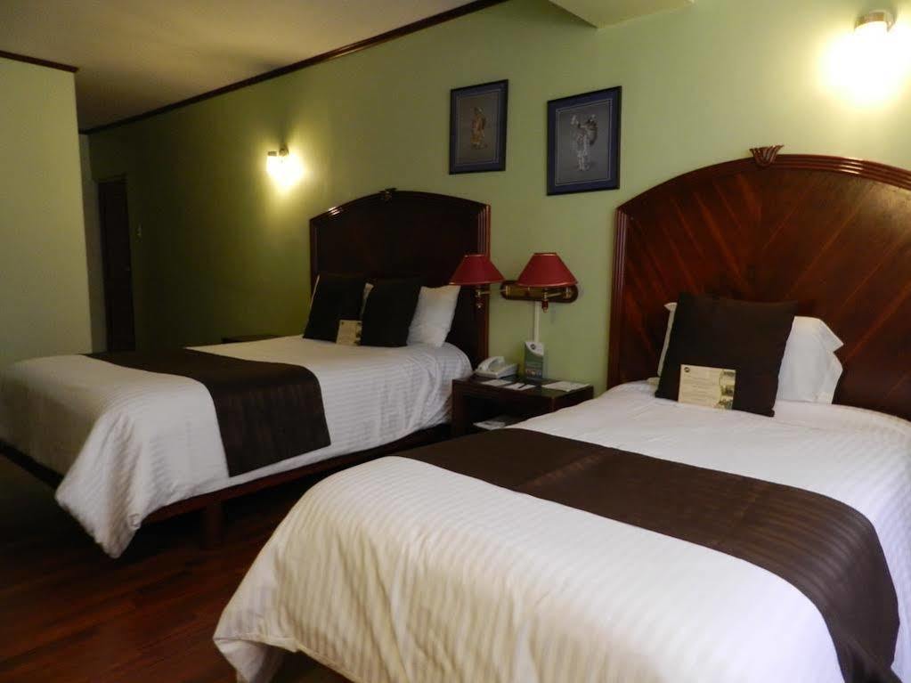 Hotel Libertador โลจา ภายนอก รูปภาพ