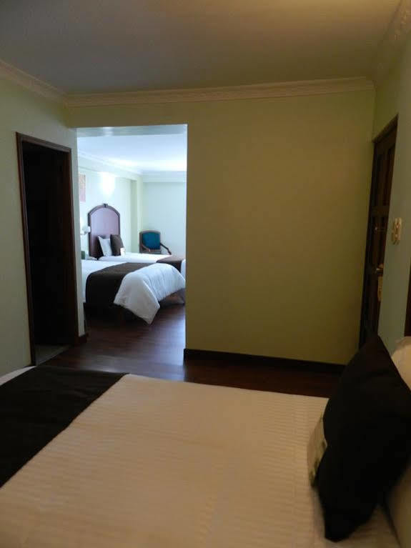 Hotel Libertador โลจา ภายนอก รูปภาพ